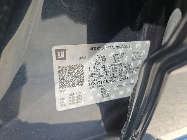 Used 2019 SHADOW GRAY METALLIC Chevrolet 4WD LT image 30