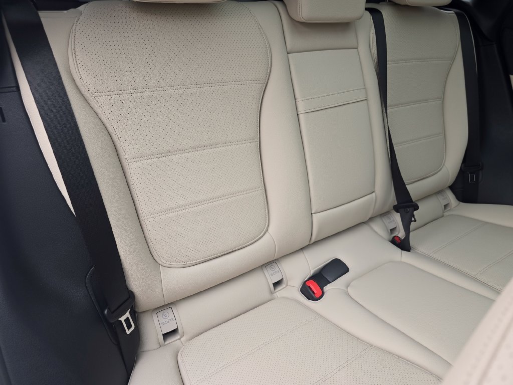 New 2027 Polar White Mercedes-Benz GLC 300 image 60