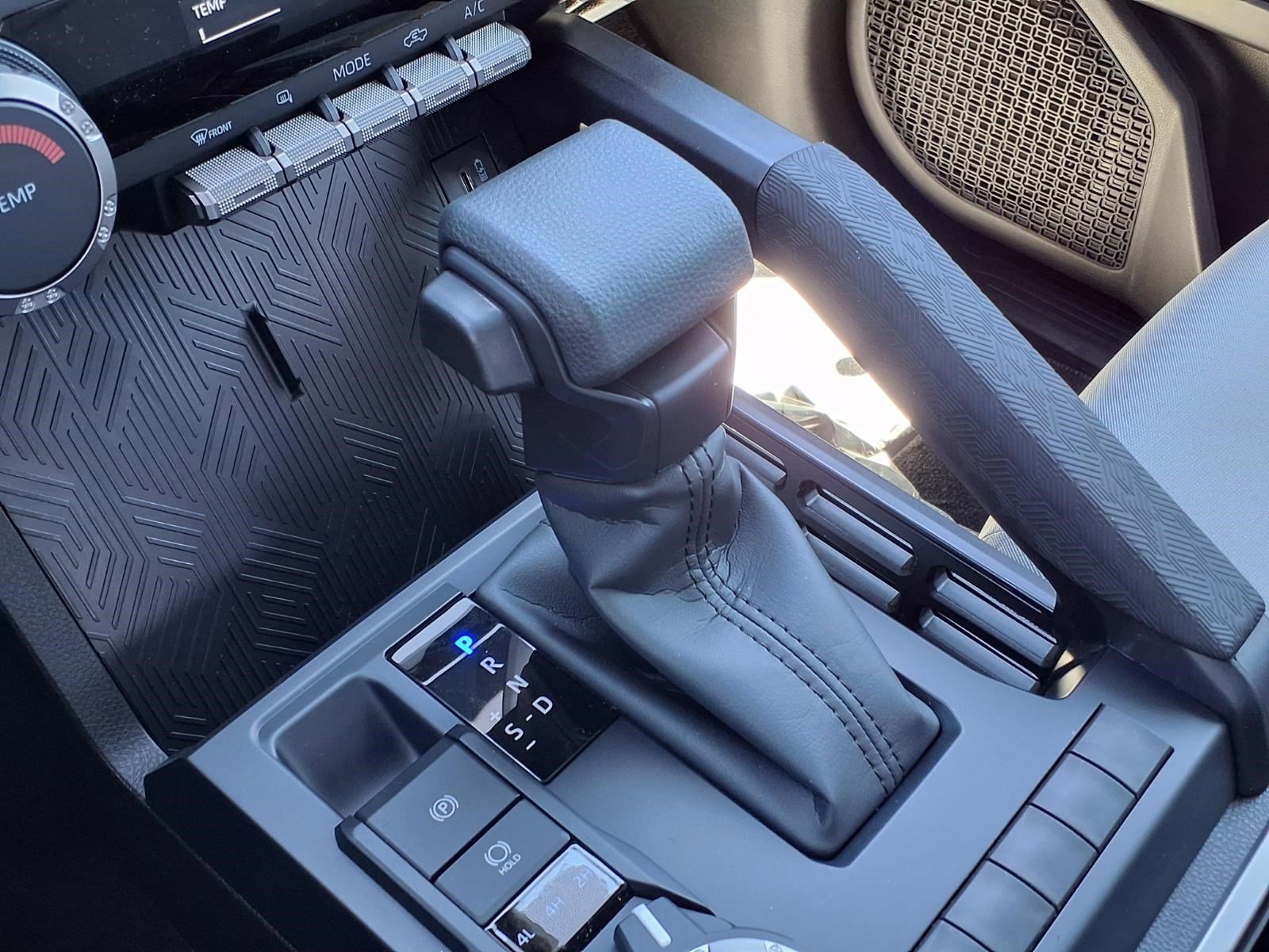 2026 Toyota Tacoma SR5 - Photo 17