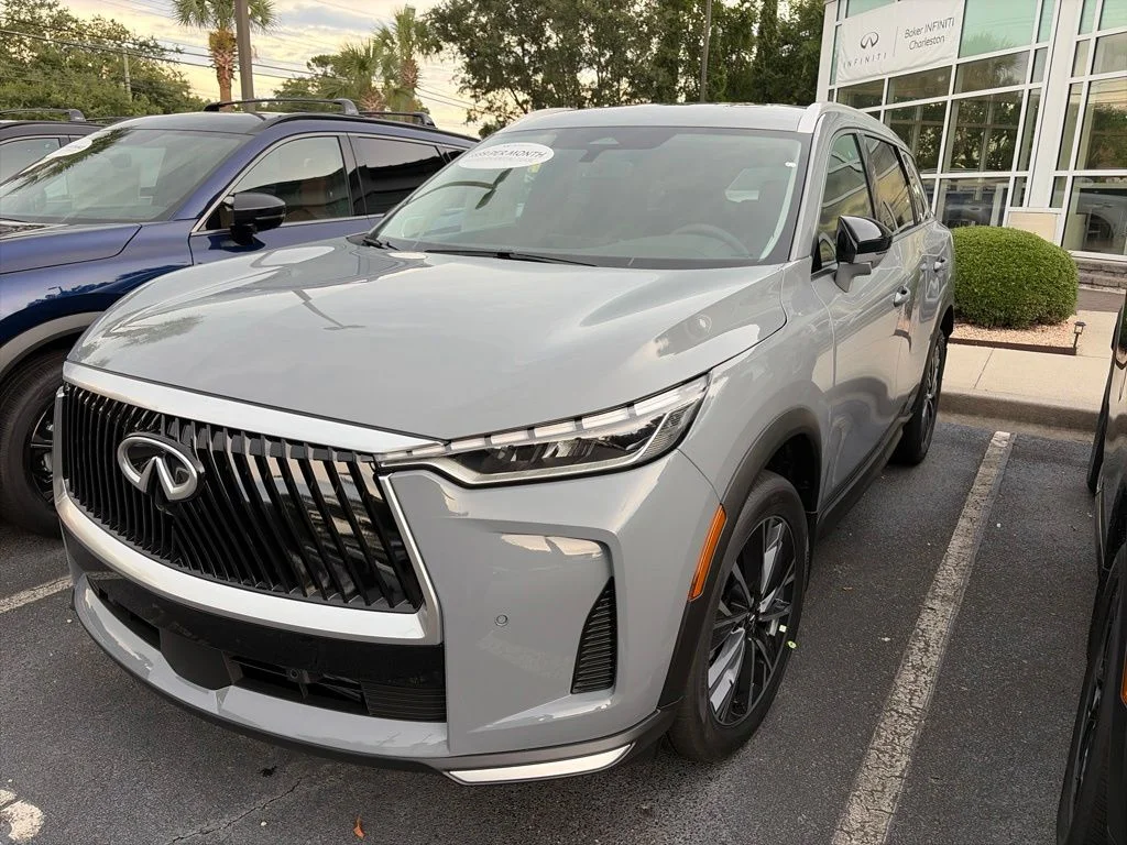 New 2027 HARBOR GRAY INFINITI LUXE image 2