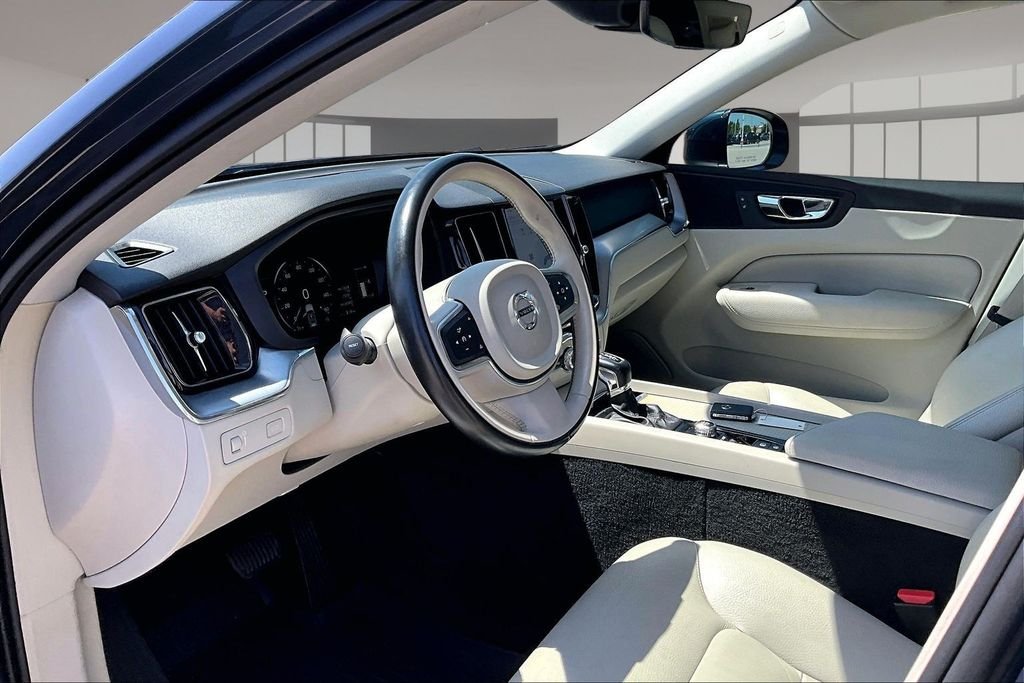 Used 2019 Blue Volvo T5 Momentum image 13