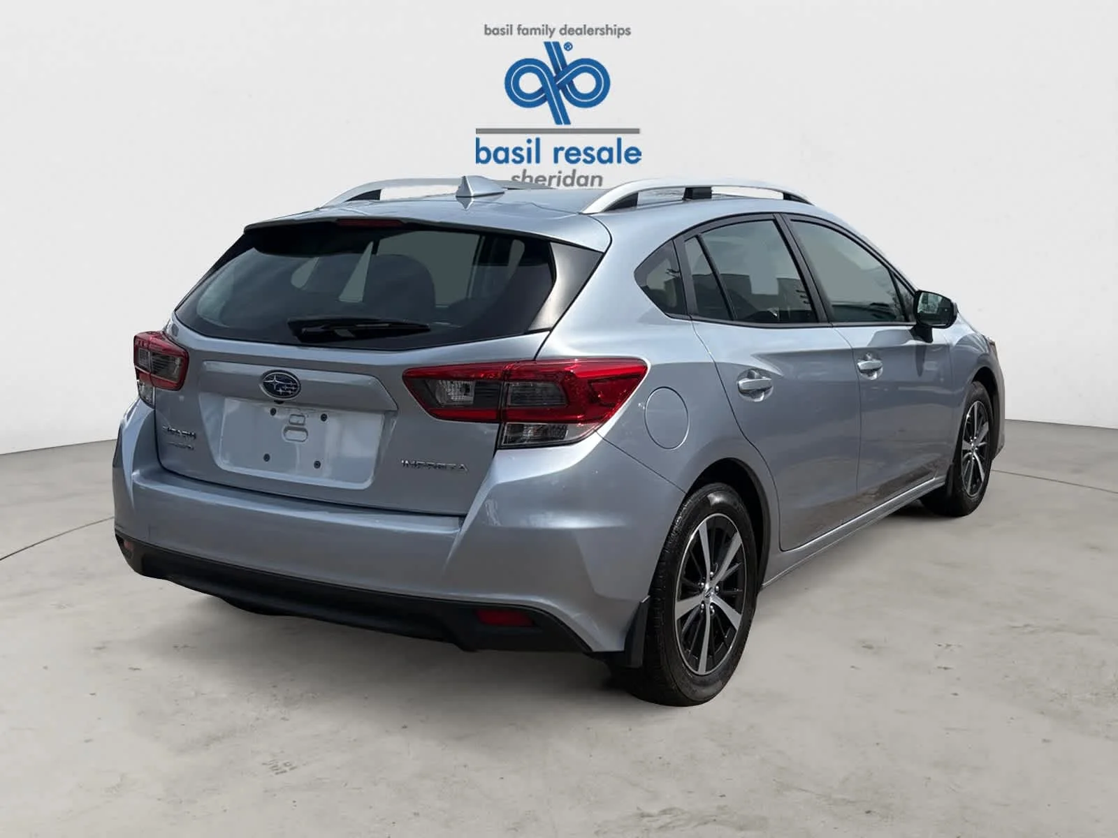 Used 2023 Ice Silver Metallic Subaru Premium image 6