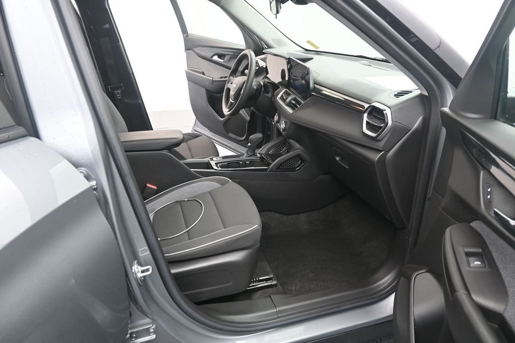 Used 2024 Sterling Gray Metallic Chevrolet LS image 18