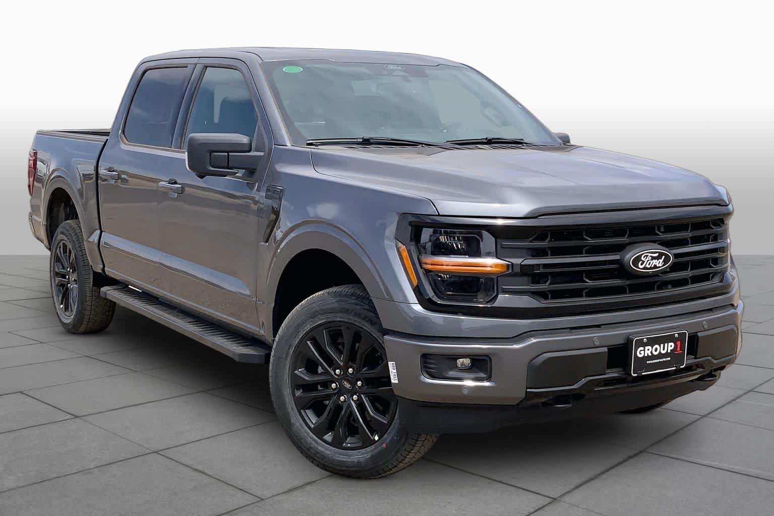 New 2026 Carbonized Gray Metallic Ford XLT image 2