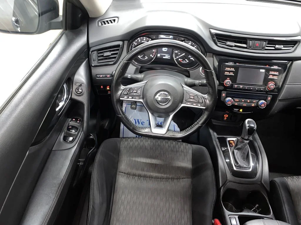 2017 Nissan Rogue SV - Photo 25