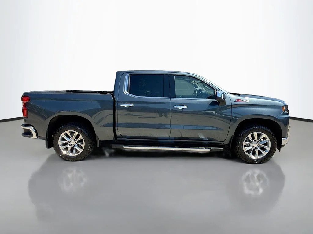 Used 2019 Shadow Gray Metallic Chevrolet LTZ image 8
