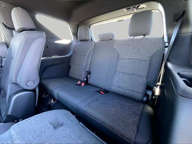 2027 Chevrolet Traverse LT - Photo 27