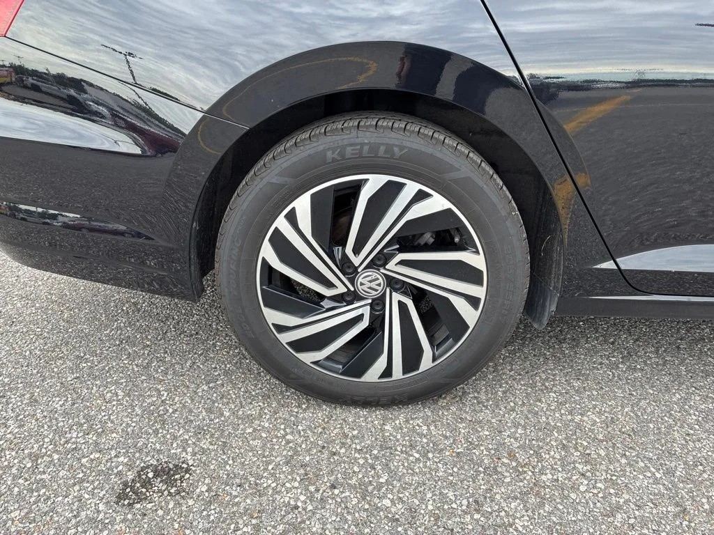 Used 2021 Black Volkswagen SEL Premium image 63
