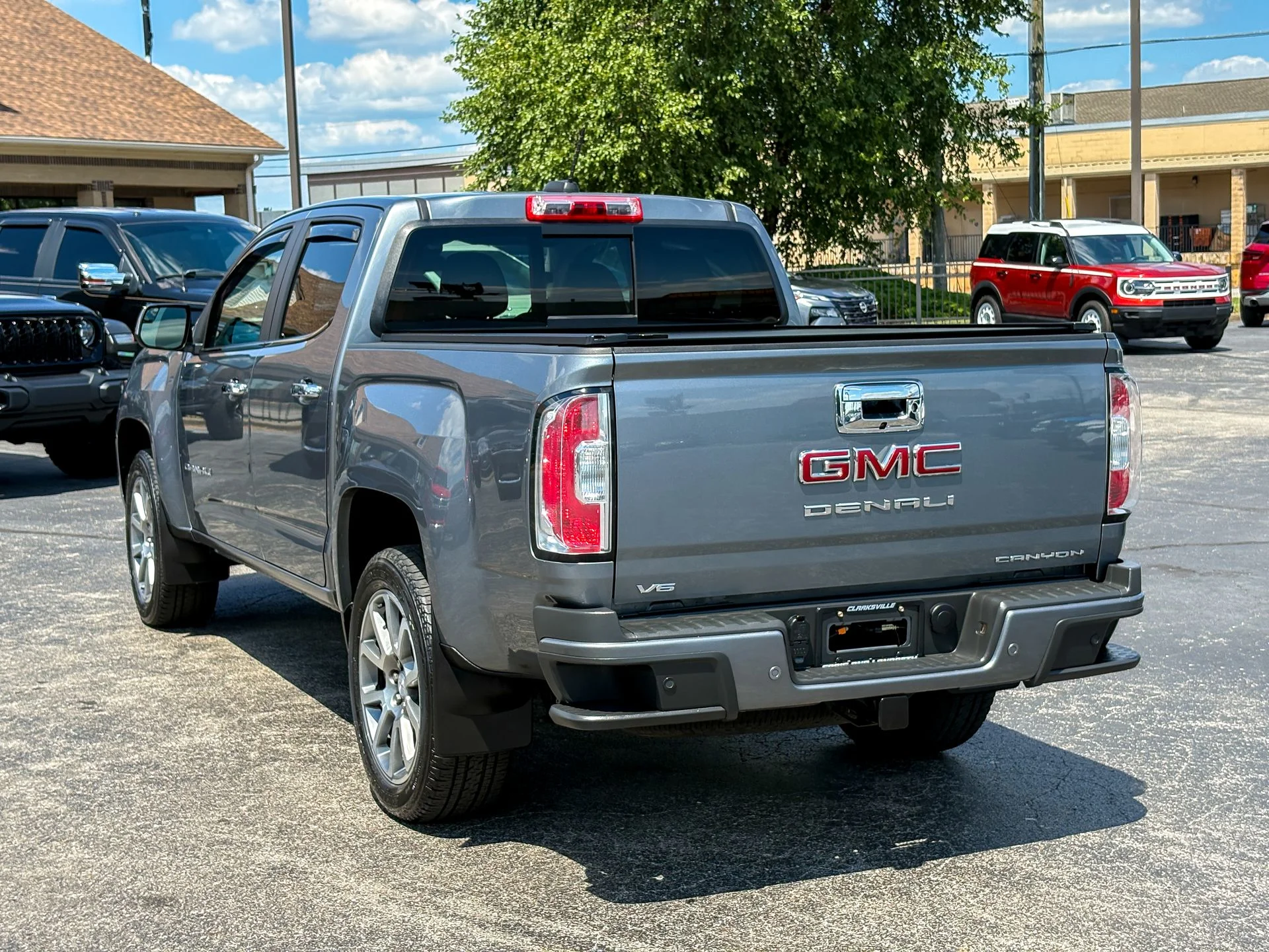 Used 2022 Gray GMC Denali image 8