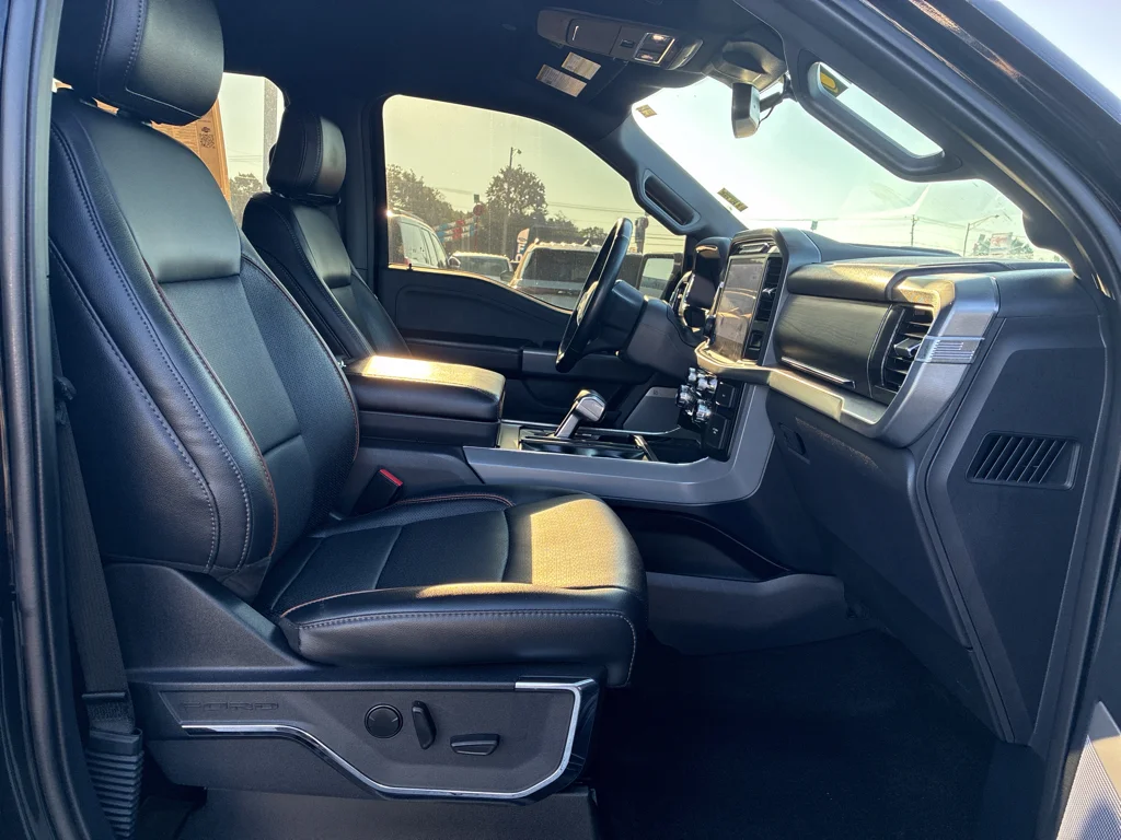 Used 2024 Agate Black Metallic Ford LARIAT image 14