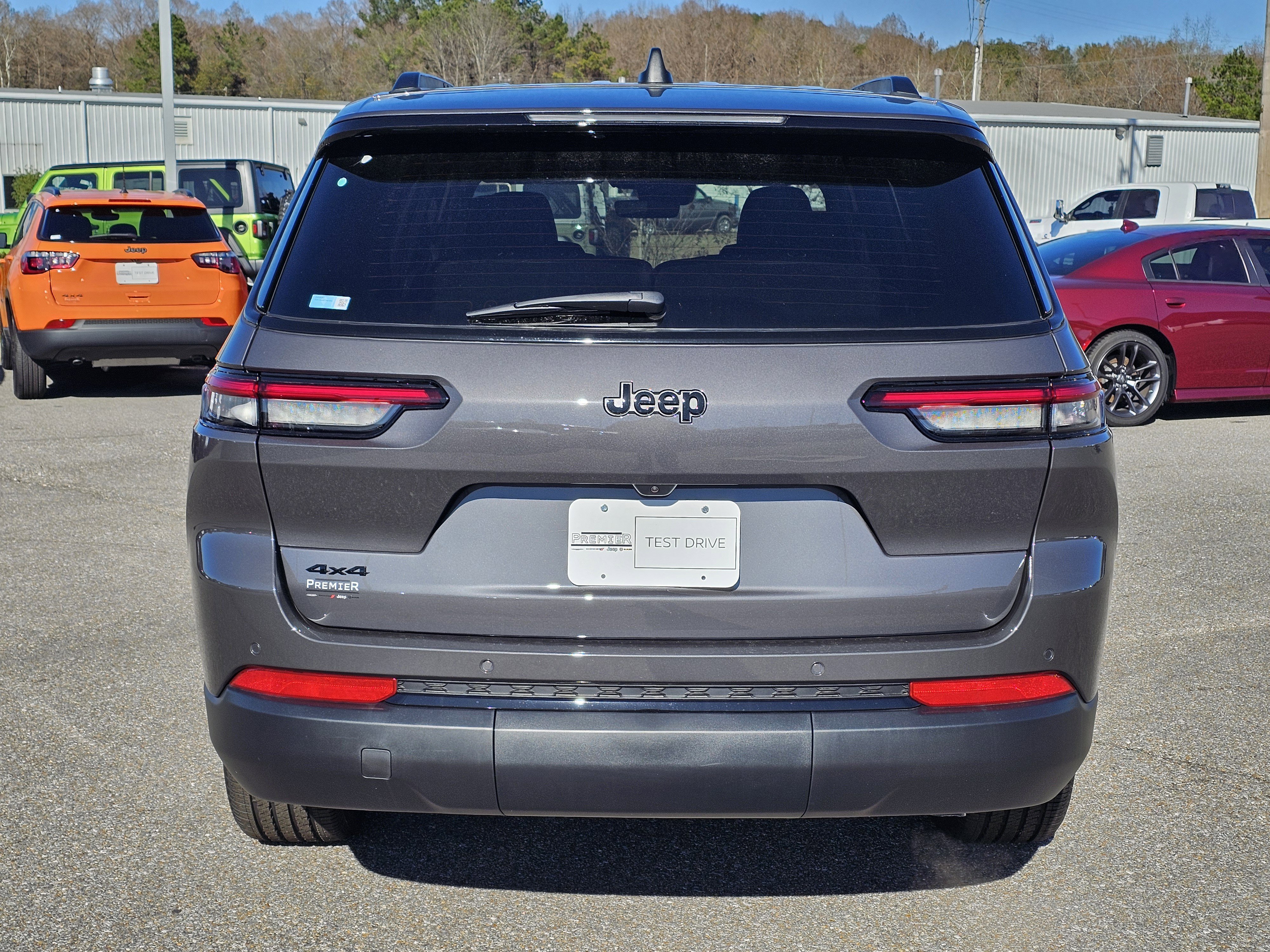 New 2025 Baltic Gray Metallic Clearcoat Jeep Altitude X image 10