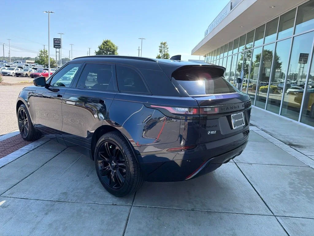 Used 2023 Blue Land Rover R-Dynamic S image 4