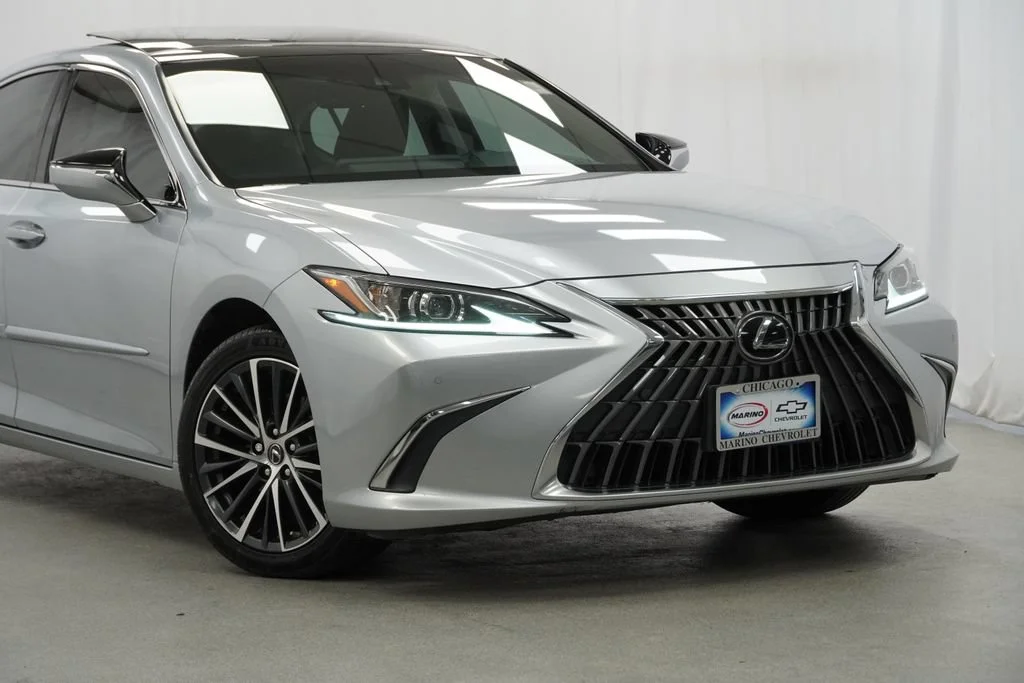 Used 2023 Silver Lexus Luxury image 8