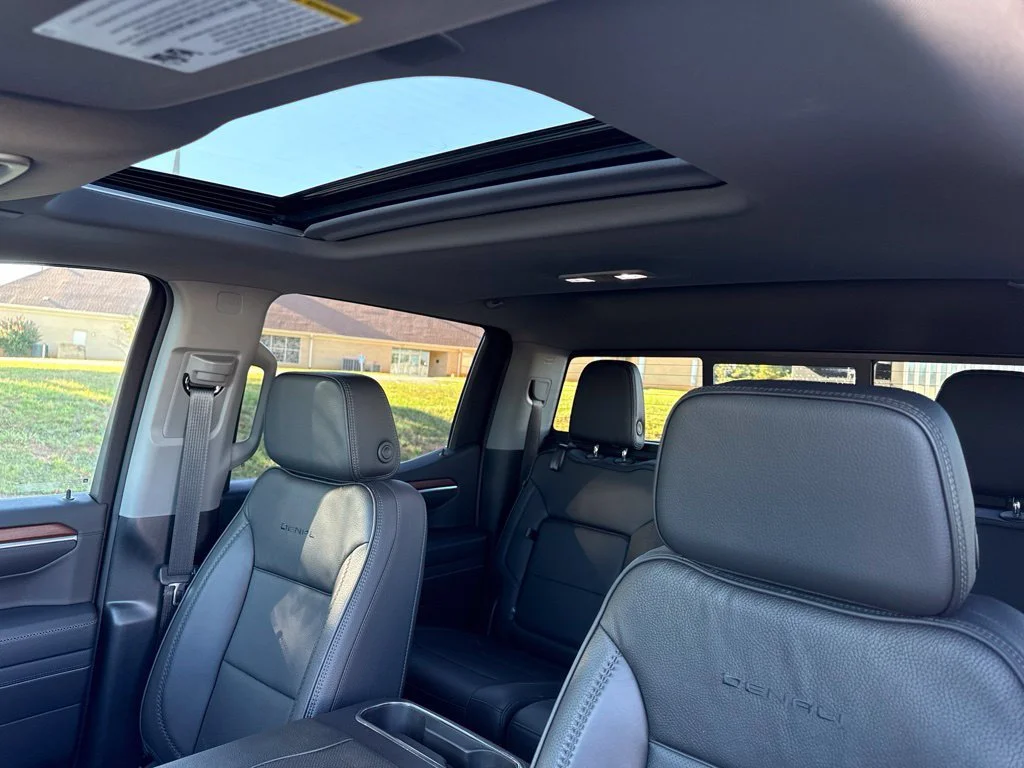 Used 2025 Onyx Black GMC Denali image 31