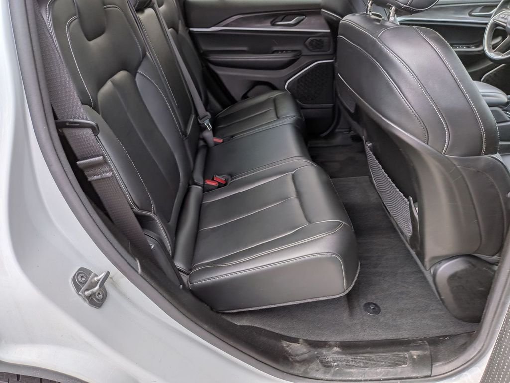 Used 2022 White Jeep Limited image 18