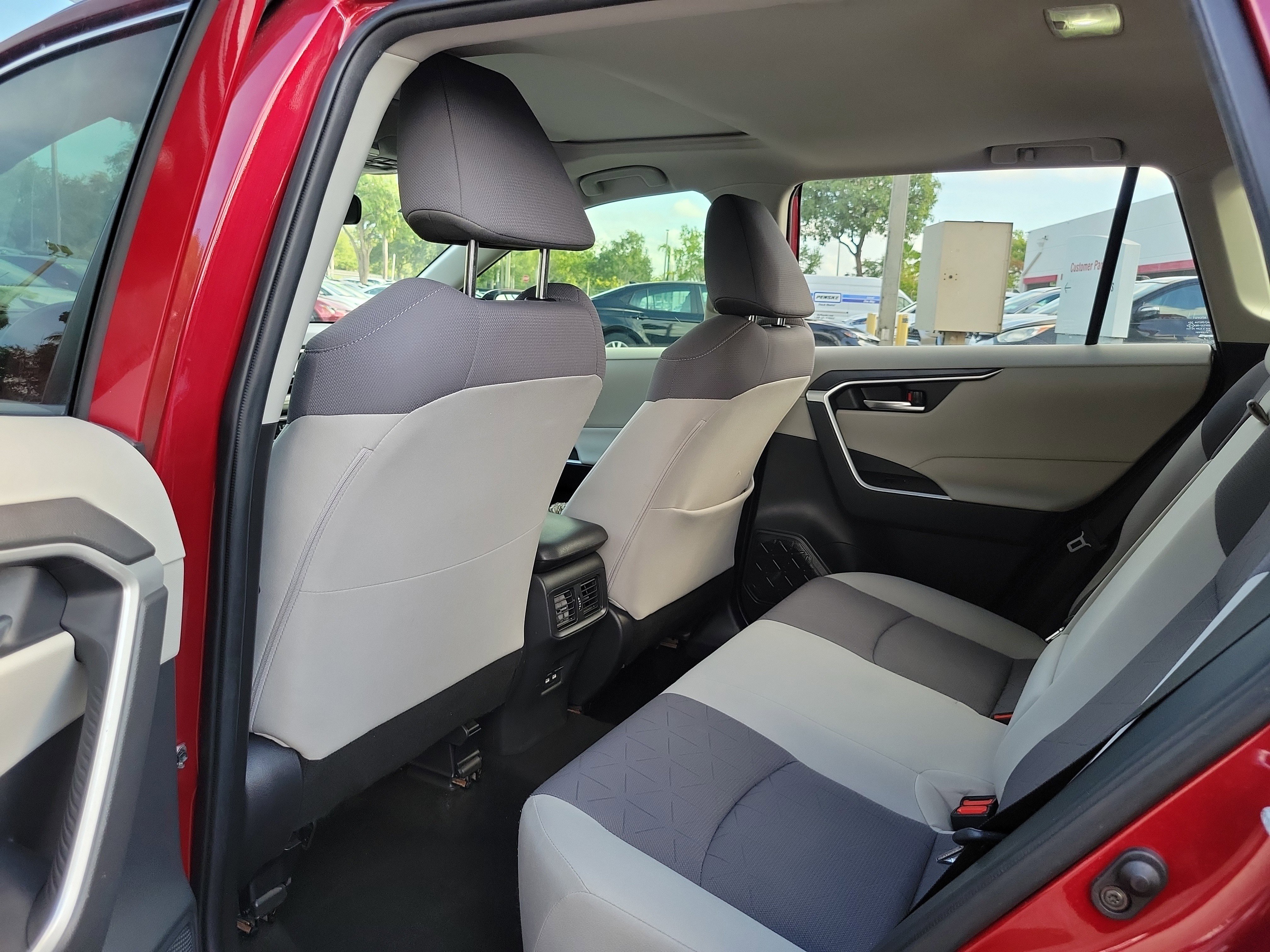 Used 2021 Pearl Toyota XLE image 9