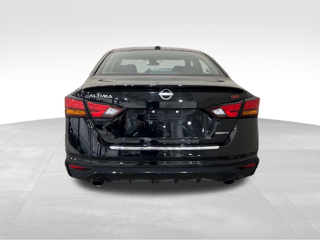 Used 2023 Black Nissan 2.0 SR image 9
