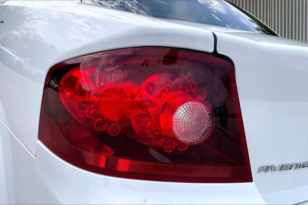 Used 2013 White Dodge SE image 29
