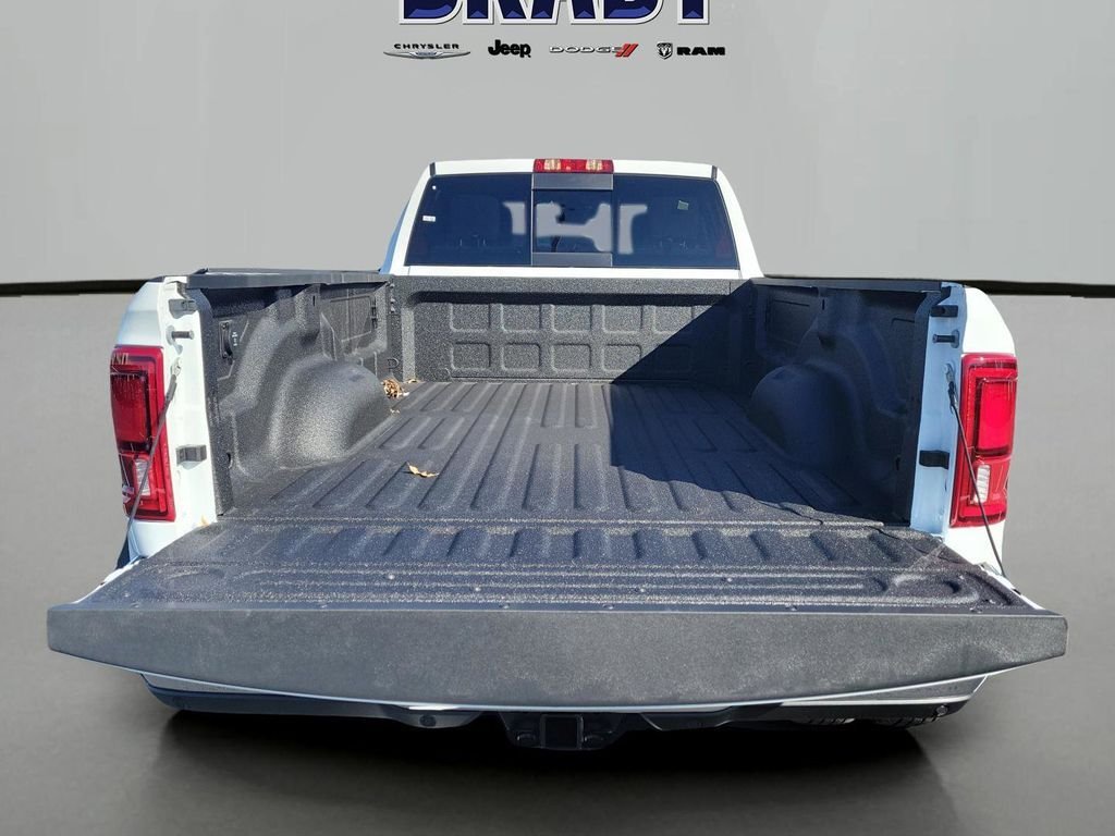 New 2026 Bright White Clear-Coat Exterior Paint RAM Big Horn image 32
