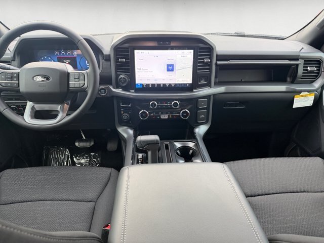 New 2026 Carbonized Gray Metallic Ford XLT image 15