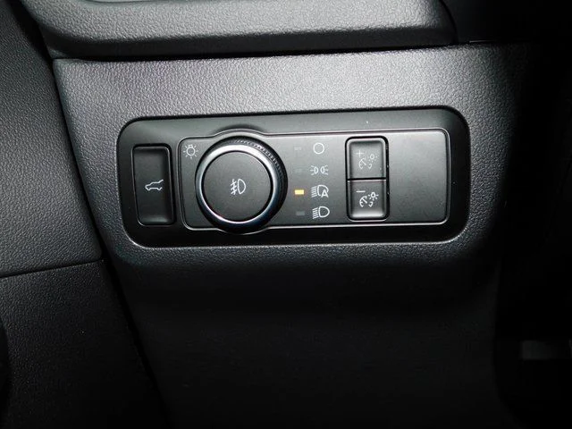 New 2026 Agate Black Metallic Ford ST-Line Select image 29