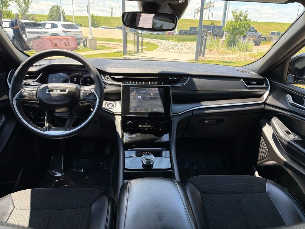 Used 2024 Gray Jeep Altitude image 14