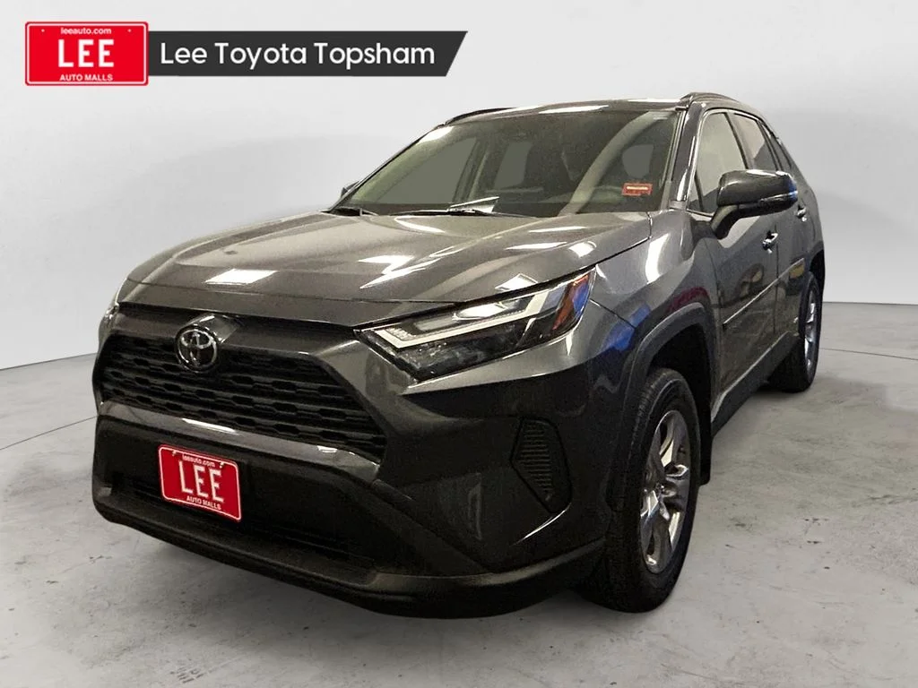 Used 2025 Magnetic Gray Toyota XLE image 1