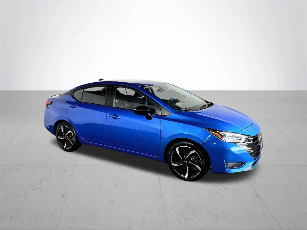 Used 2024 Blue Nissan 1.6 SR image 4