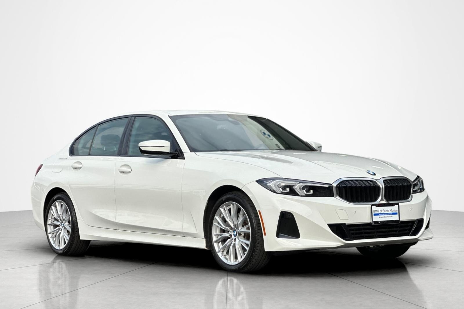 Used 2023 Alpine White BMW 330i image 7