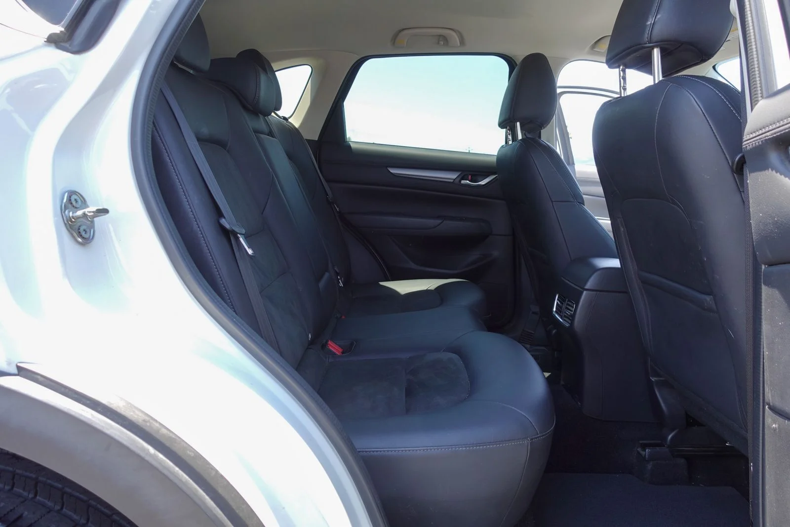 Used 2019 Snowflake White Pearl Mica Mazda Touring image 14