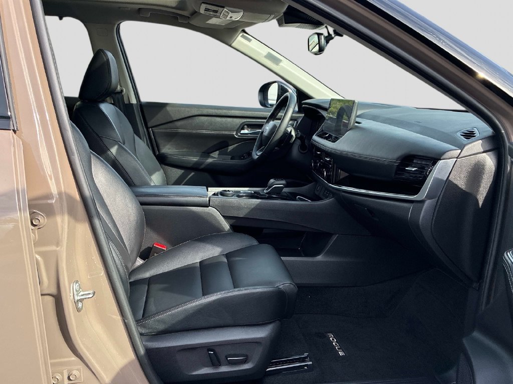 Used 2025 Black Nissan SL image 9