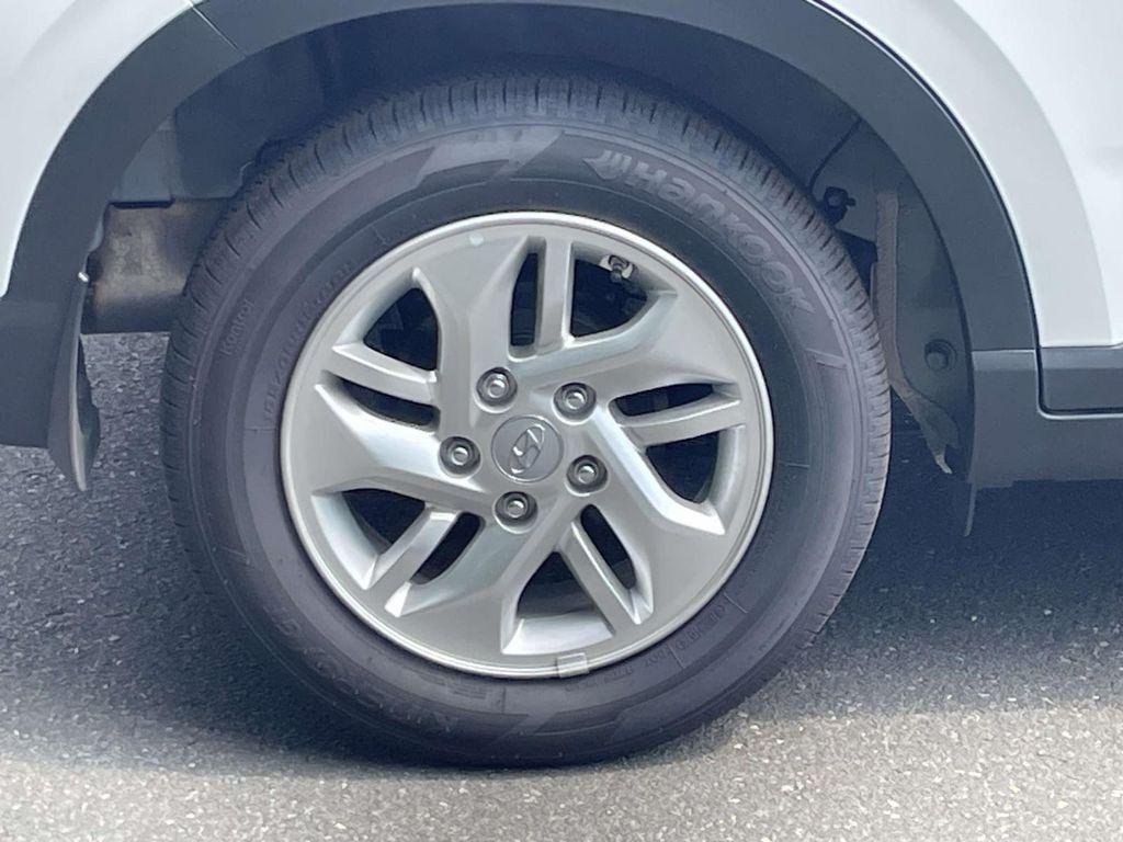 New 2026 White Hyundai SE image 7