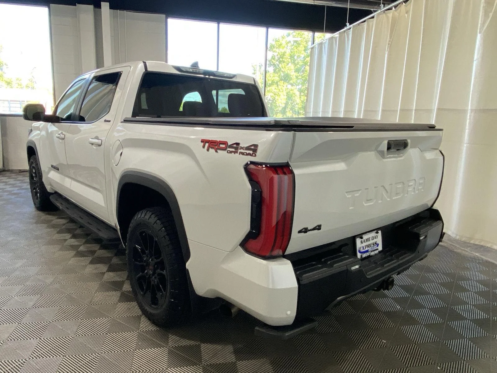 Used 2024 Wind Chill Pearl Toyota Limited image 11