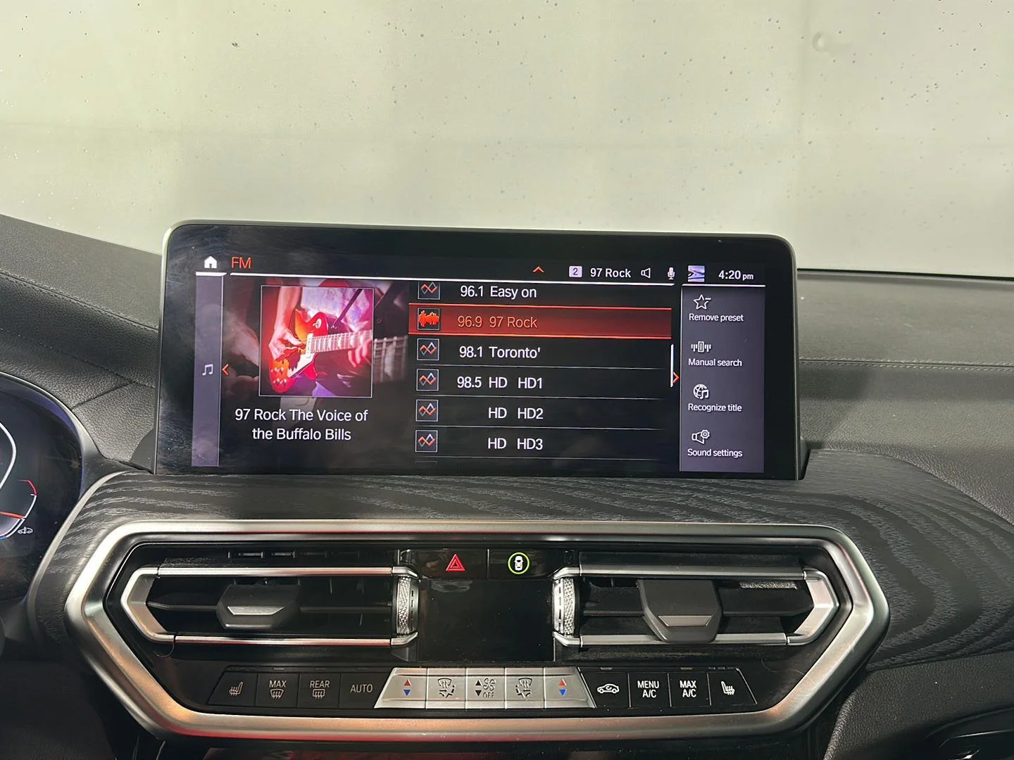 Used 2023 Dark Graphite Metallic BMW xDrive30i image 16