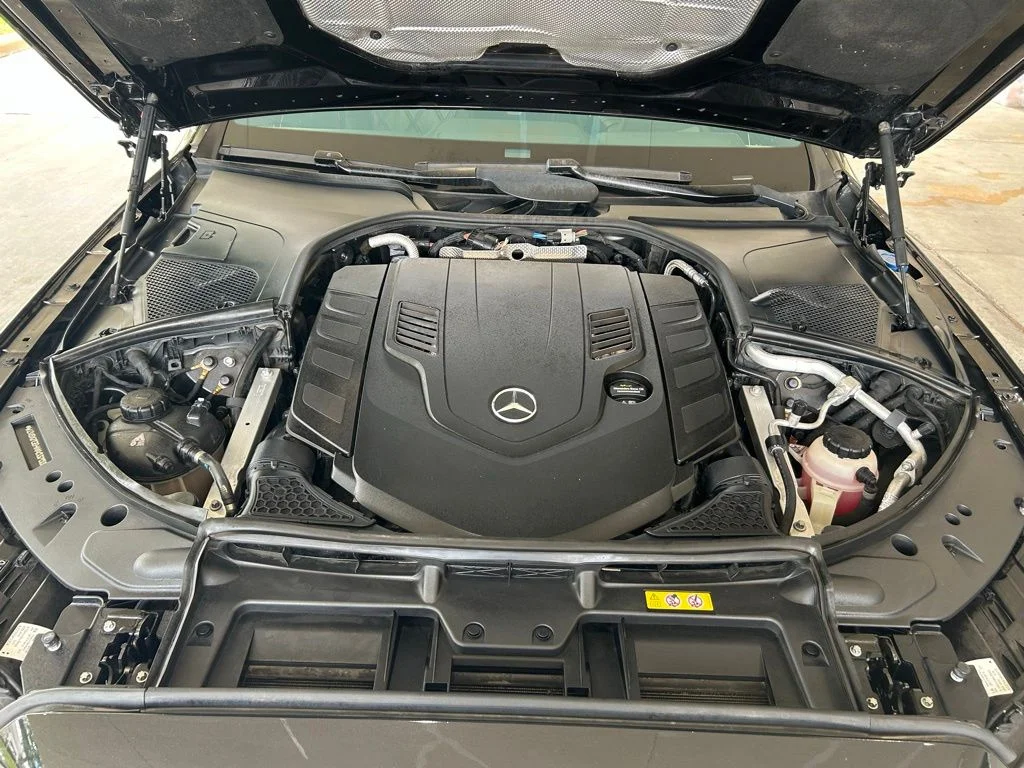Used 2021 White Mercedes-Benz Maybach S 580 image 11