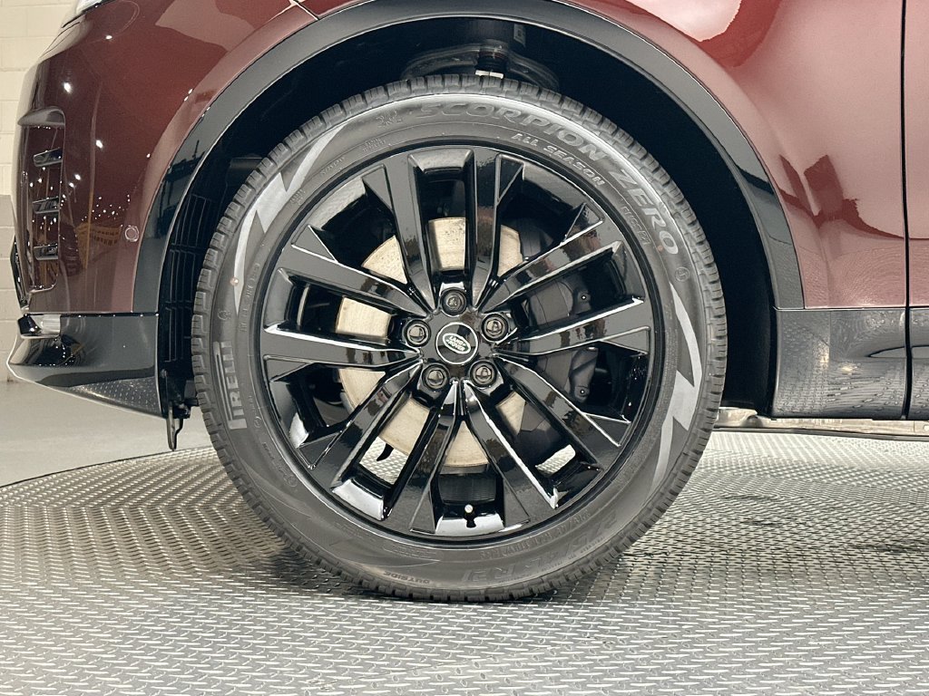 New 2026 Sedona Red Metallic Land Rover Gemini Edition image 5