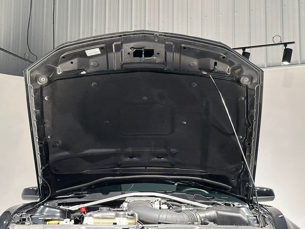 Used 2010  Ford GT image 30