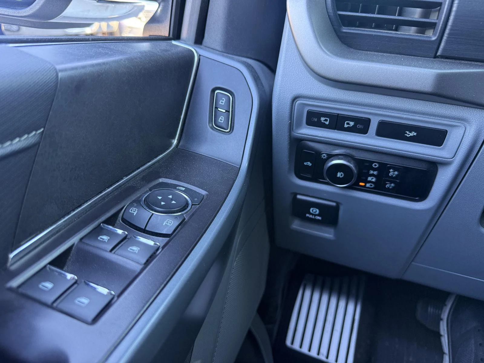 Used 2024 Avalanche Ford XLT image 17