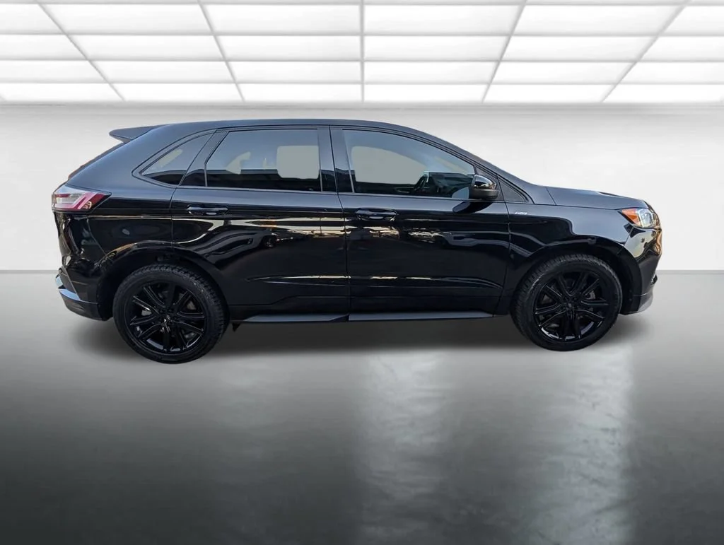 Used 2022 Black Ford ST-Line image 31