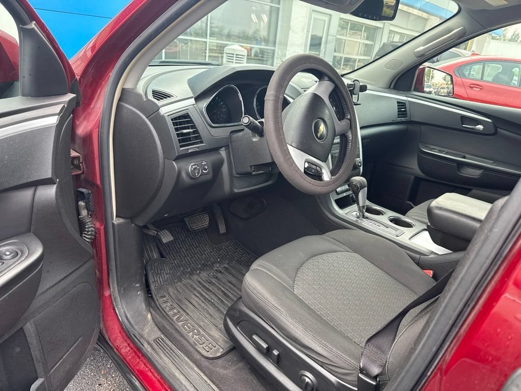 Used 2009 Red Jewel Tintcoat Chevrolet LT w/1LT image 14
