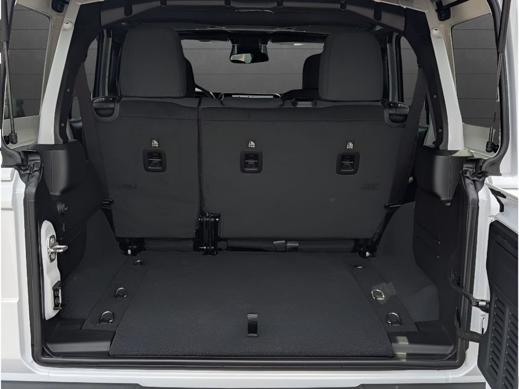 New 2026 Bright White Clear-Coat Exterior Paint Jeep Sport S image 8