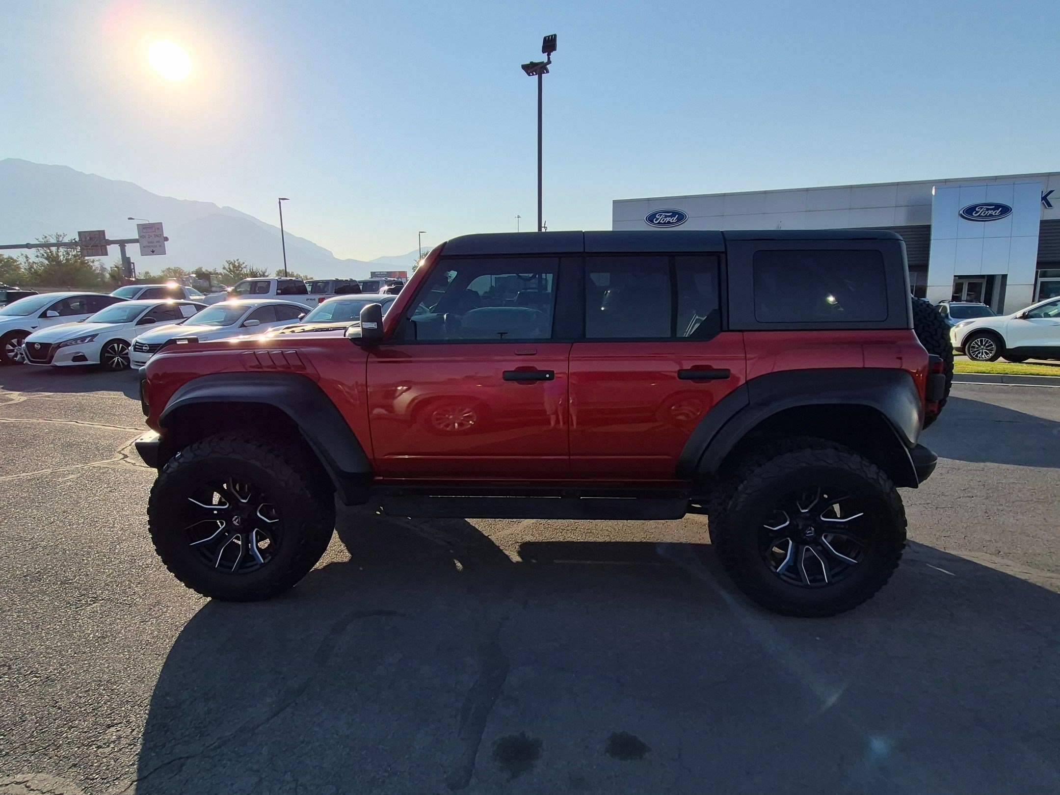 Used 2023 Hot Pepper Red Metallic Tinted Clearcoat Ford Raptor image 7