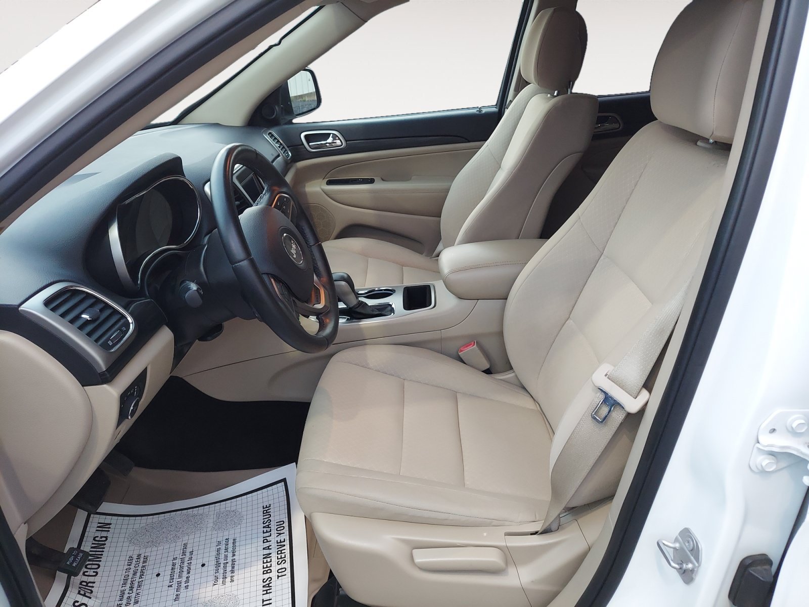 Used 2019 Bright White Clearcoat Jeep Laredo image 23