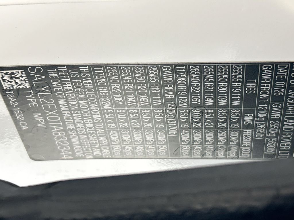 New 2026 Fuji White LAND ROVER Dynamic SE image 34