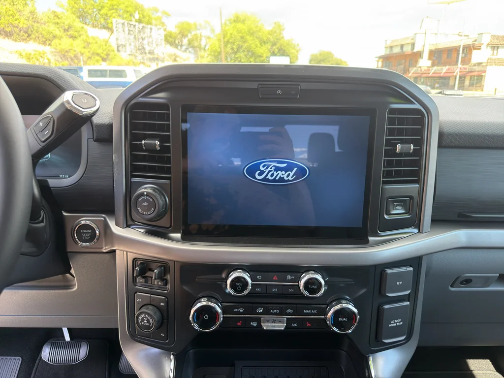 New 2026 Oxford White Ford XLT image 19