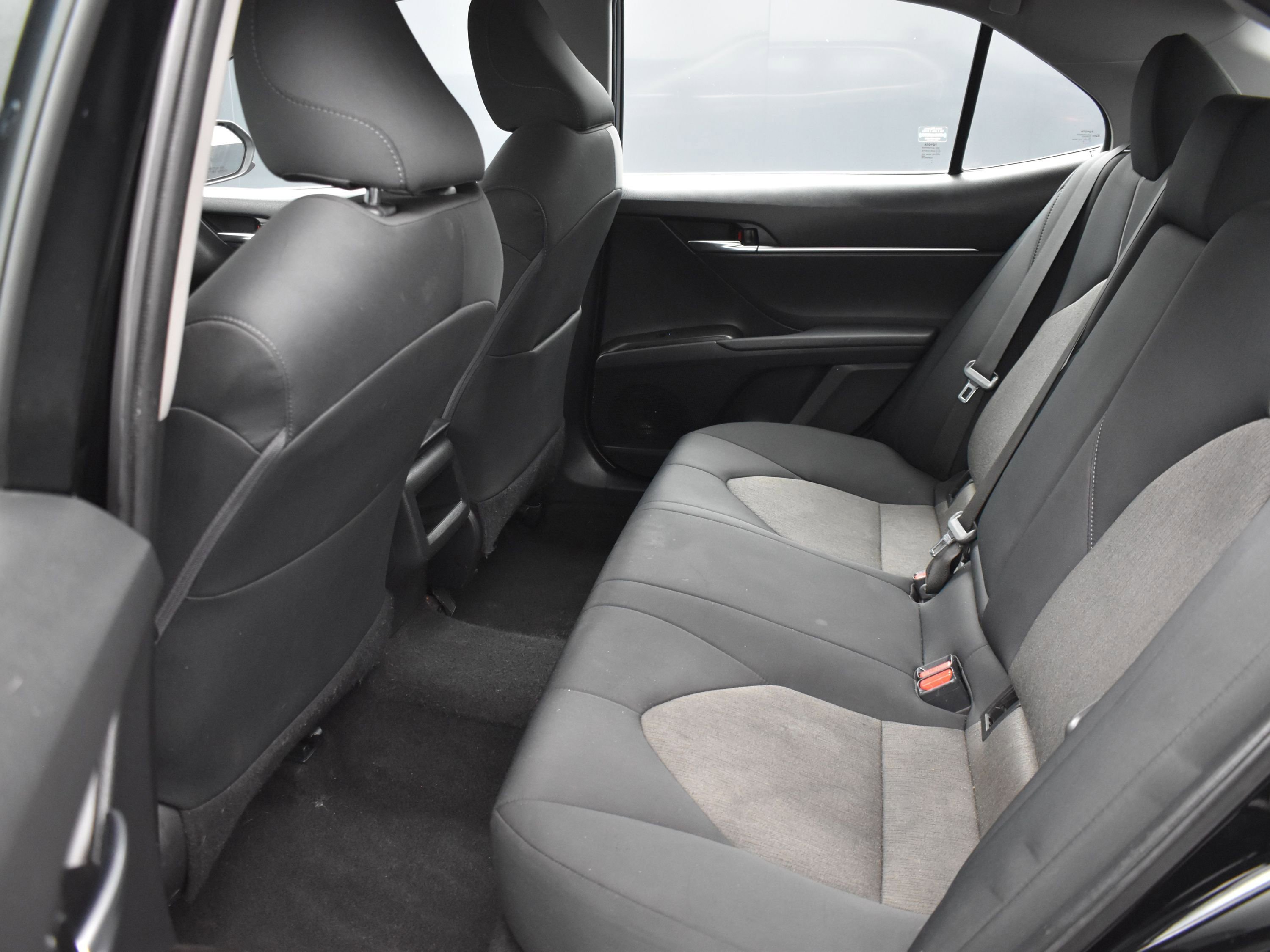 2021 Toyota Camry LE - Photo 16