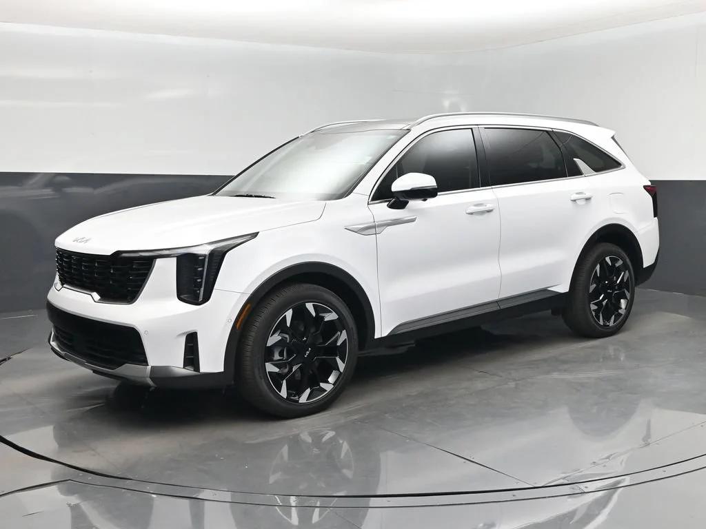 Certified Used 2025 White Kia SX image 9