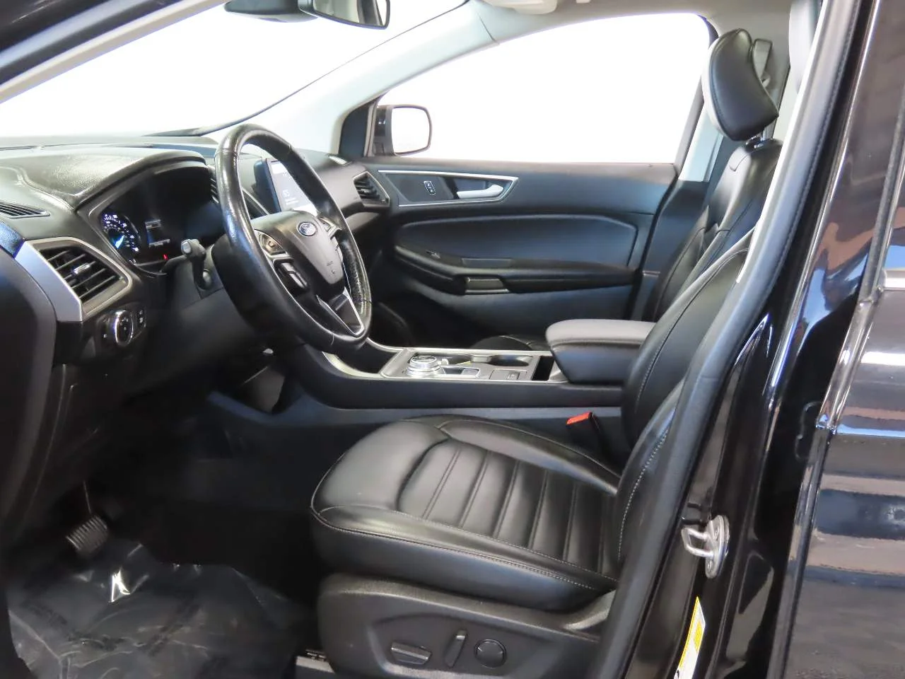 Used 2023 Agate Black Ford SEL image 16