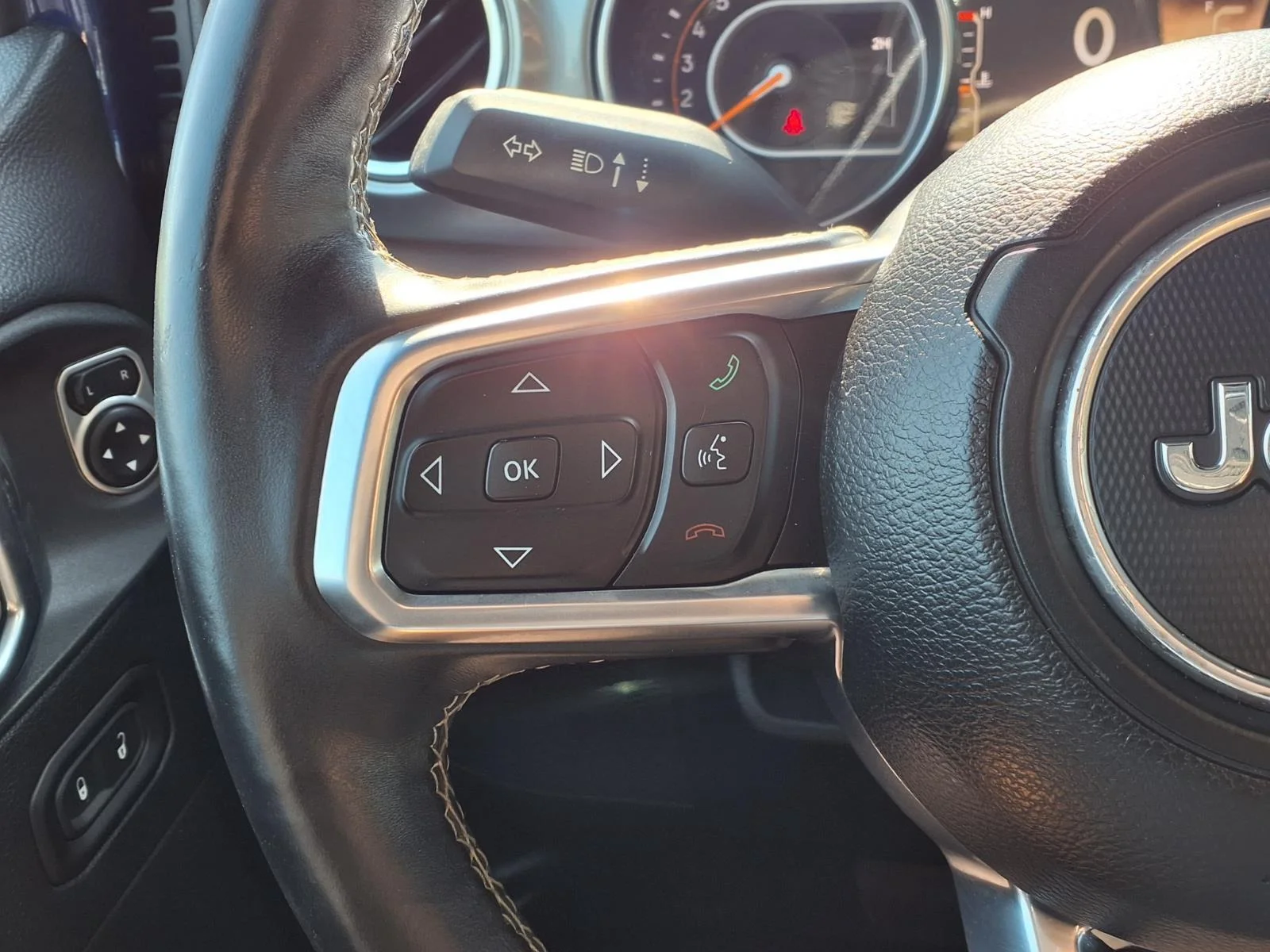 Used 2018 Ocean Blue Metallic Clearcoat Jeep Sahara image 15
