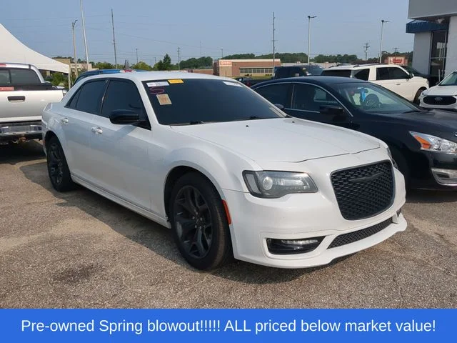 Used 2020 White Chrysler Touring image 5